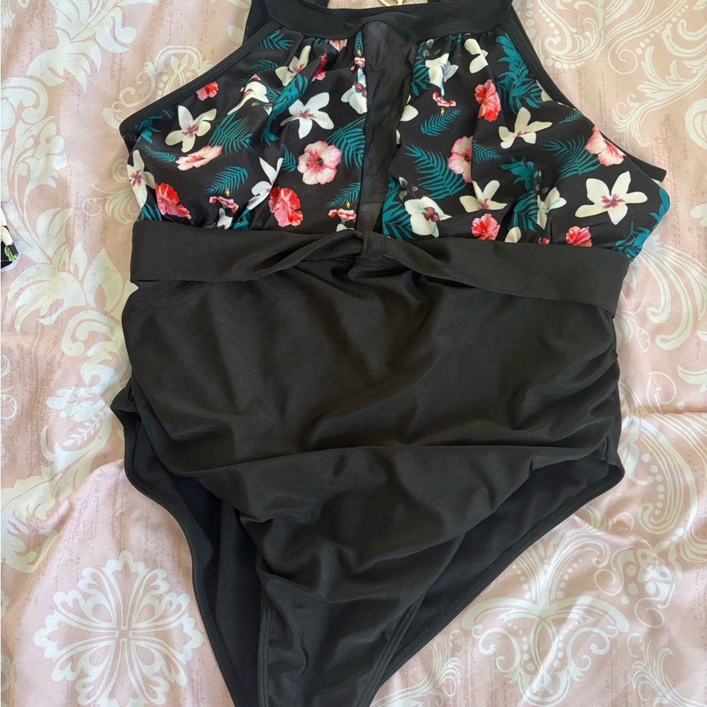 Tropical Floral Women's One Piece Swimsuit